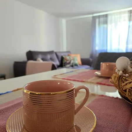 Naehe Lego-land شقة